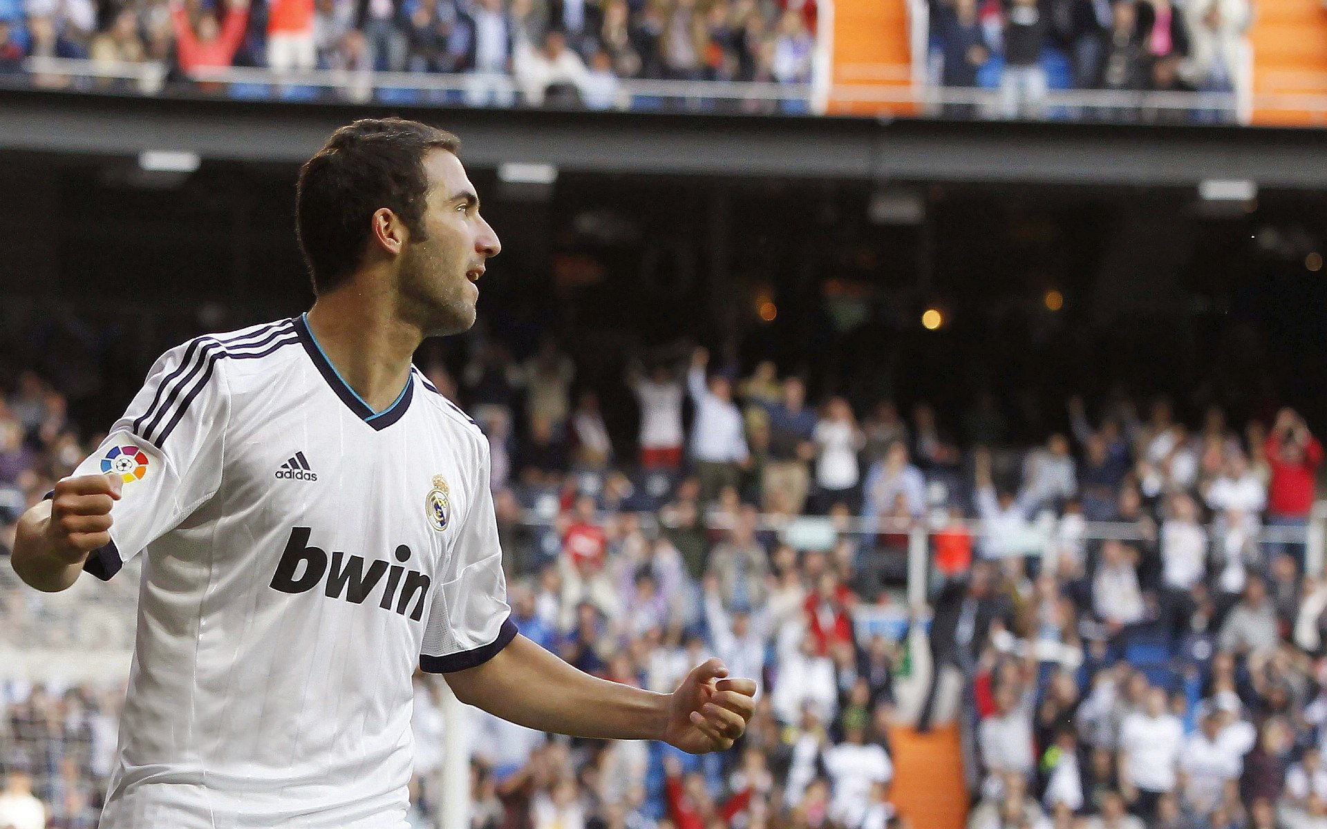 2024北京国际马拉松赛圆满落幕，埃塞俄比亚选手包揽男女冠军