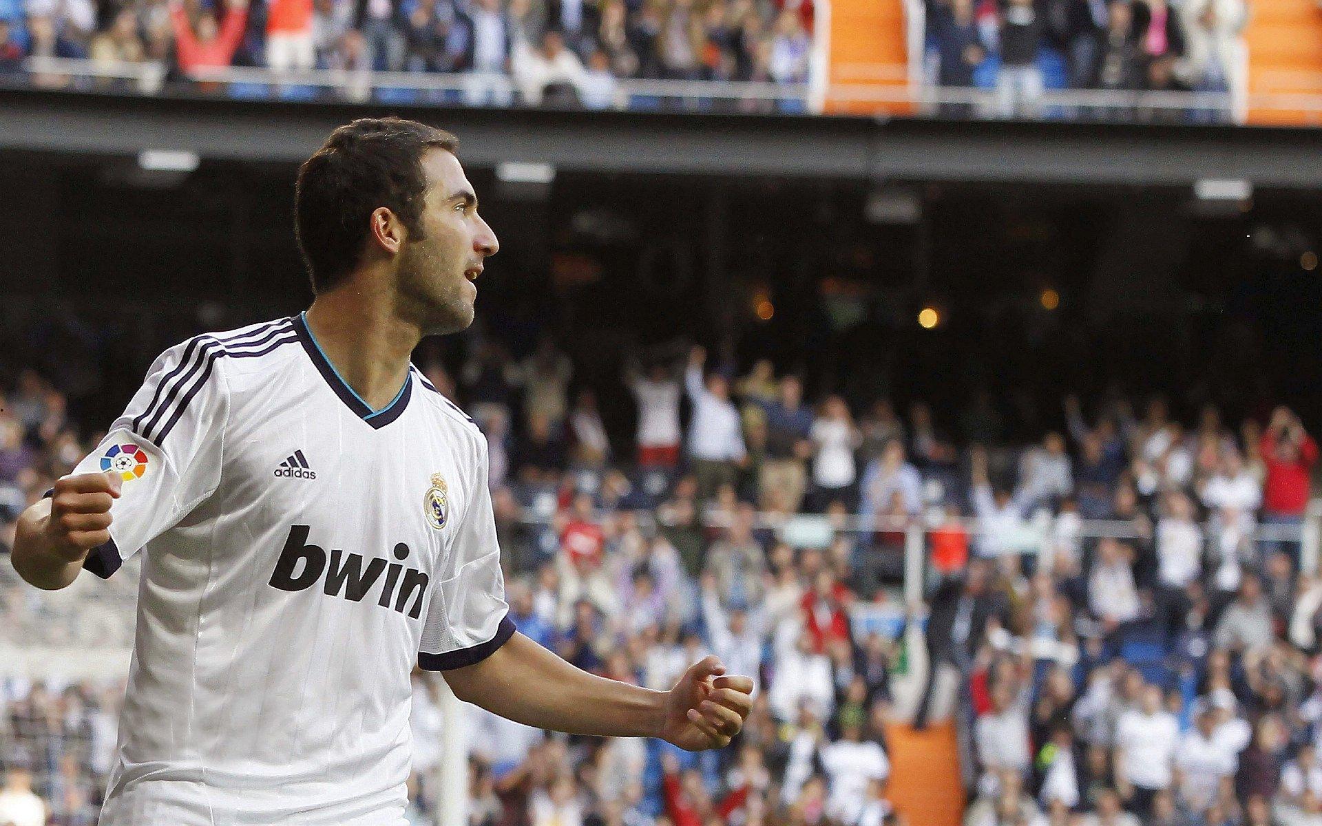 青春风暴对决经验法则,埃斯波西托闪光助卡利亚里力擒萨索洛