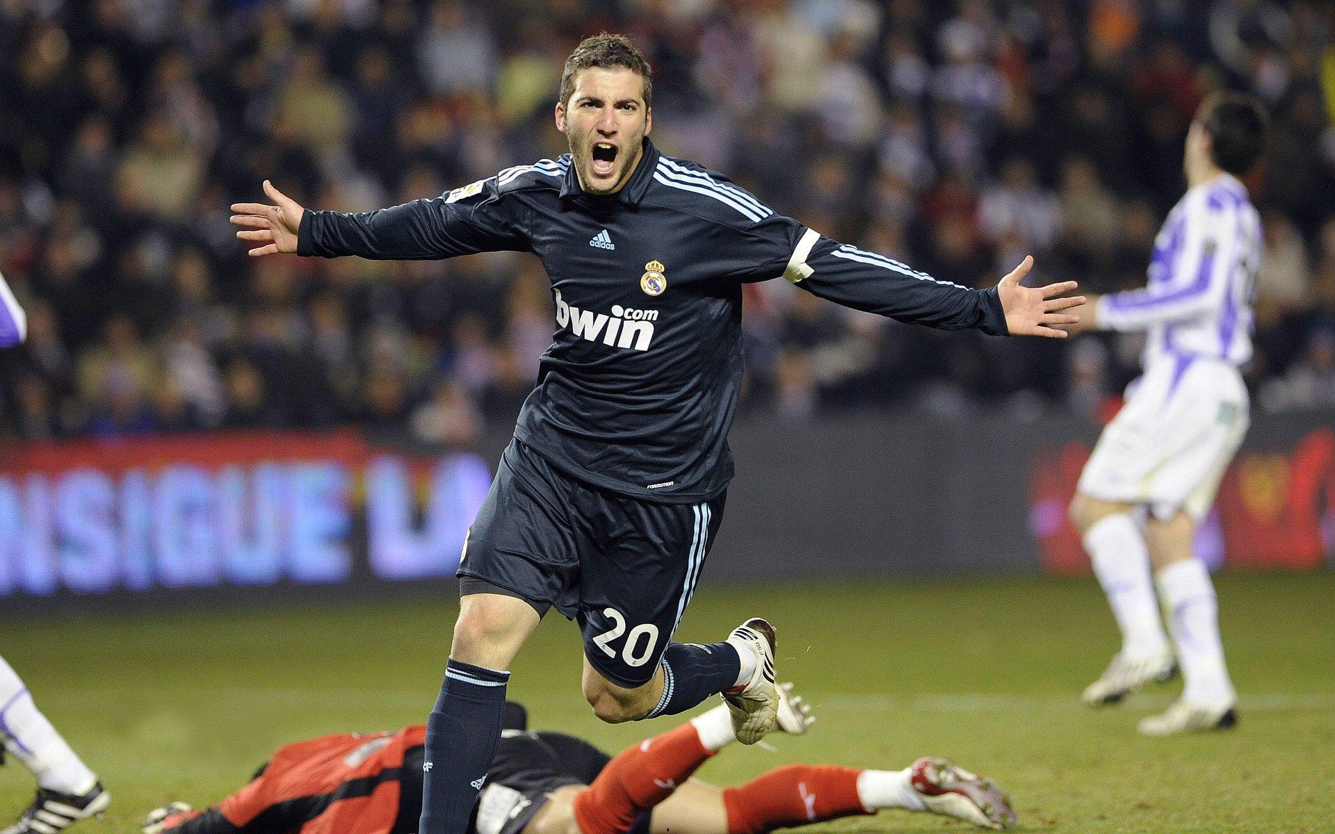 卡拉格预言成谶？阿莫林帅位风雨飘摇，圣诞前下课警报拉响