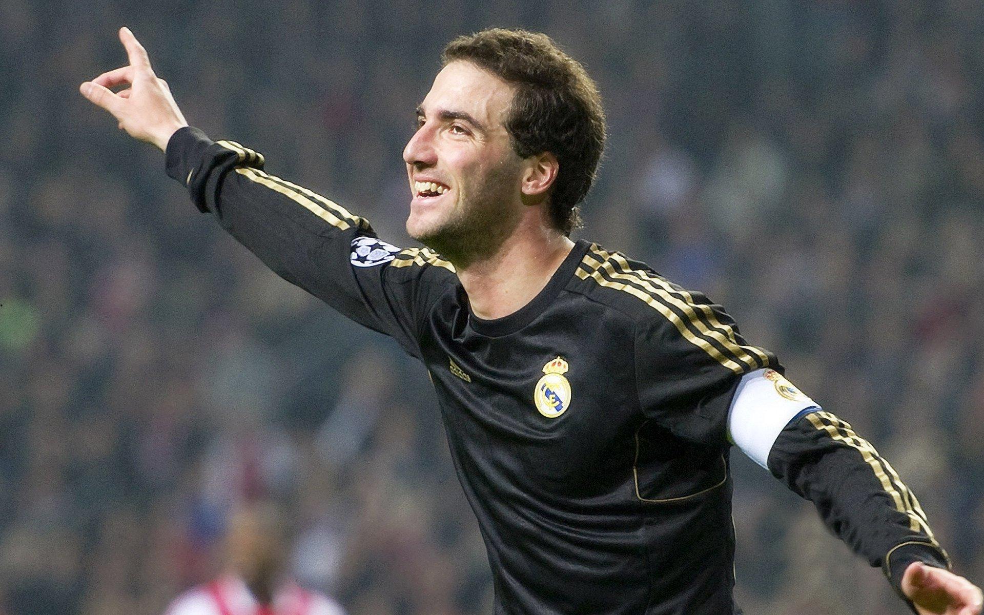 麦克托米奈坦言战曼城如履薄冰,十一人已艰难,十人应战更显绝望